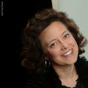 Deirdre Flint 的头像