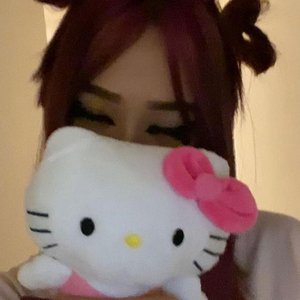 she watch anime