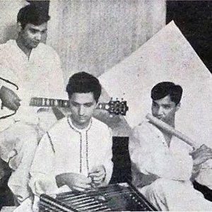 Shivkumar Sharma, Brijbhushan Kabra & Hariprasad Chaurasia 的头像