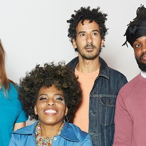 “Macy Gray & The California Jet Club”的封面