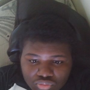 Famouszack 的头像