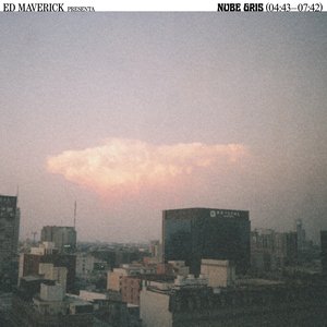 nube gris (extraído de LA NUBE EN EL JARDÍN)