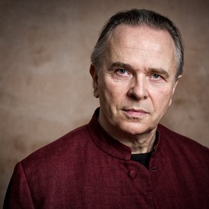 Sir Mark Elder 的头像
