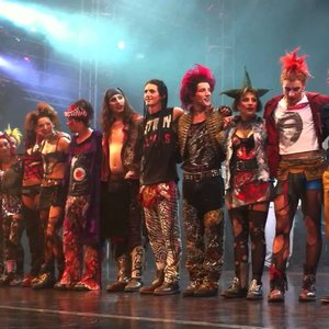 We Will Rock You ♥ Cast LOndon [OLC] 的头像