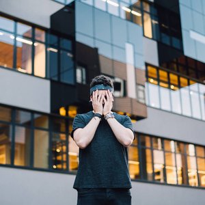 Lowself 的头像