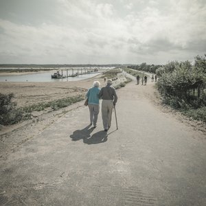 Walk With Me (feat. Magnus) - Single
