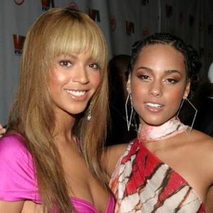 “Alicia Keys & Beyoncé”的封面