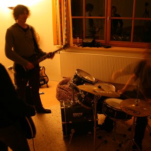 Signals From Afar 的头像
