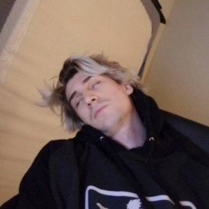 xqcL Frogs 的头像
