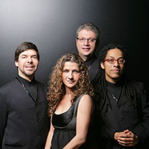 Quaternaglia Guitar Quartet 的头像