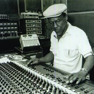 Dub Specialist için avatar