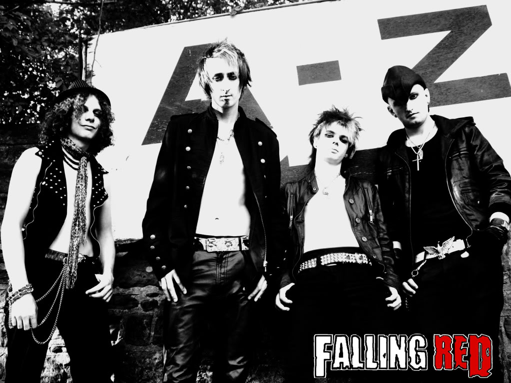 We fell in love in october. We fell in love in october. Redfall постер. Girl in red певица и ее девушка. Герл ин ред солистка.