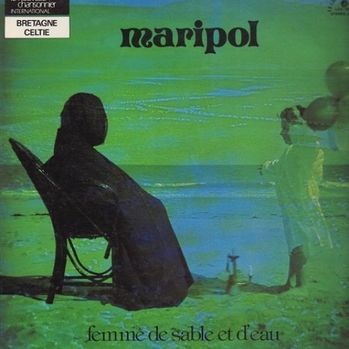 Femme de sable et d'eau
