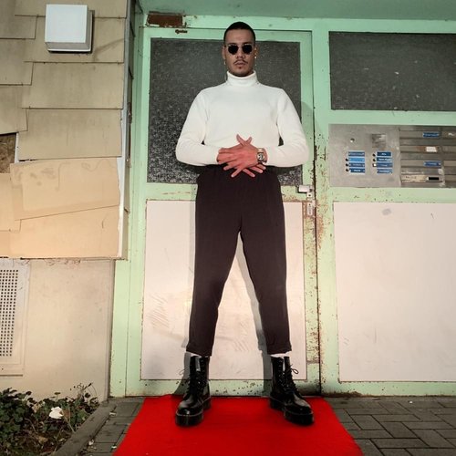 Famous - Single