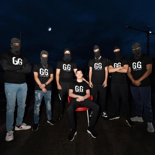GG