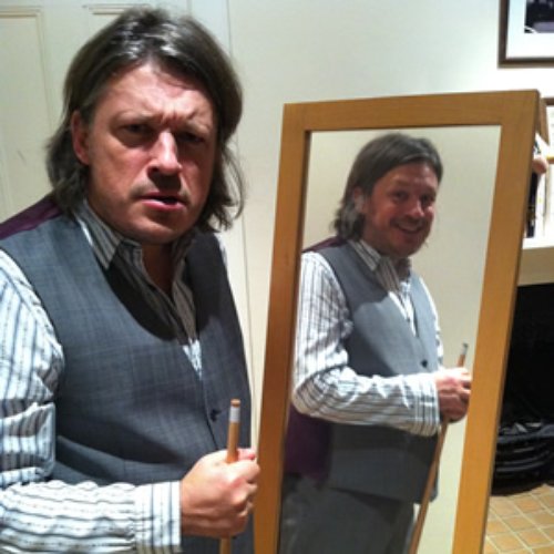 Me1 vs Me2 Snooker with Richard Herring