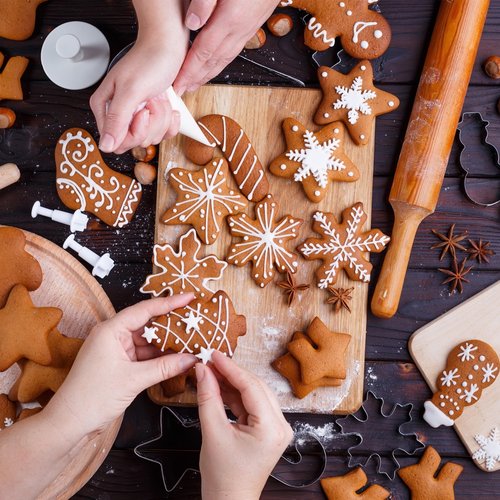 baking christmas cookies