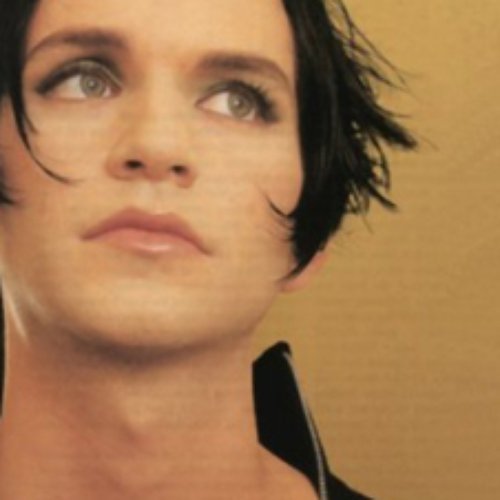 Брайан Молко. Брайан Молко концерт. Др Брайана Молко. Brian Molko фото.