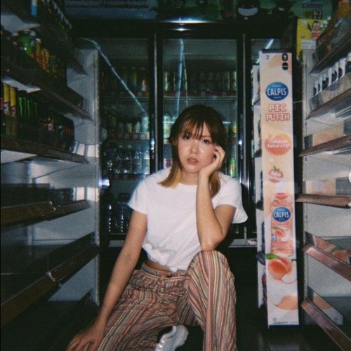 27 in a 7-Eleven - Single