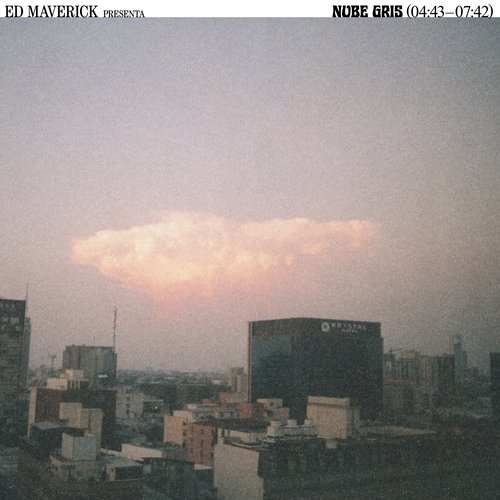nube gris (extraído de LA NUBE EN EL JARDÍN)