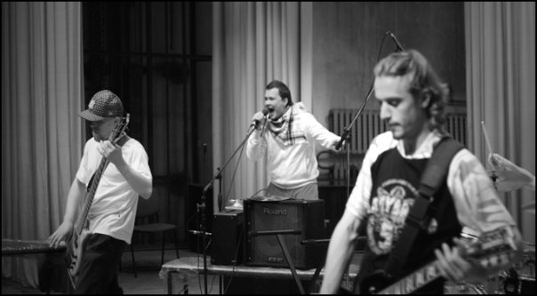 кто поет выше неба. таисия вилкова 2019. маша шейх & ева власова - тихая гавань (премьера клипа 2022). выше неба. маша шейх выше неба.