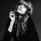 1431362287-elle-womeninmusic-florencewelchl.png