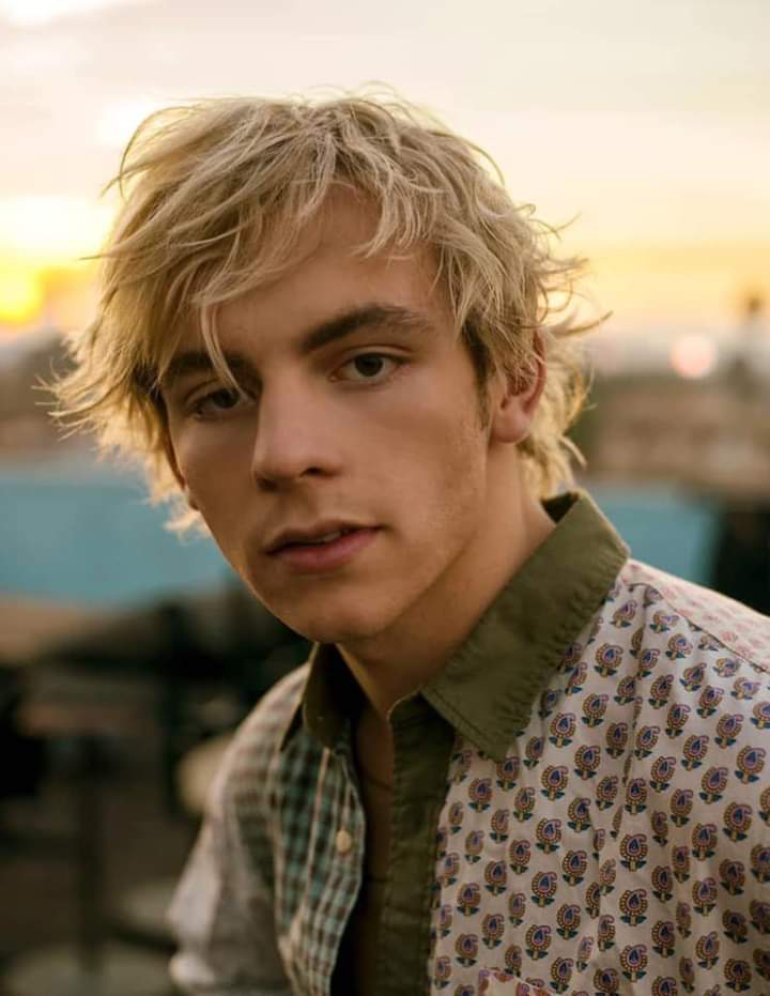 Ross Lynch Photos 14 Of 73 Last Fm