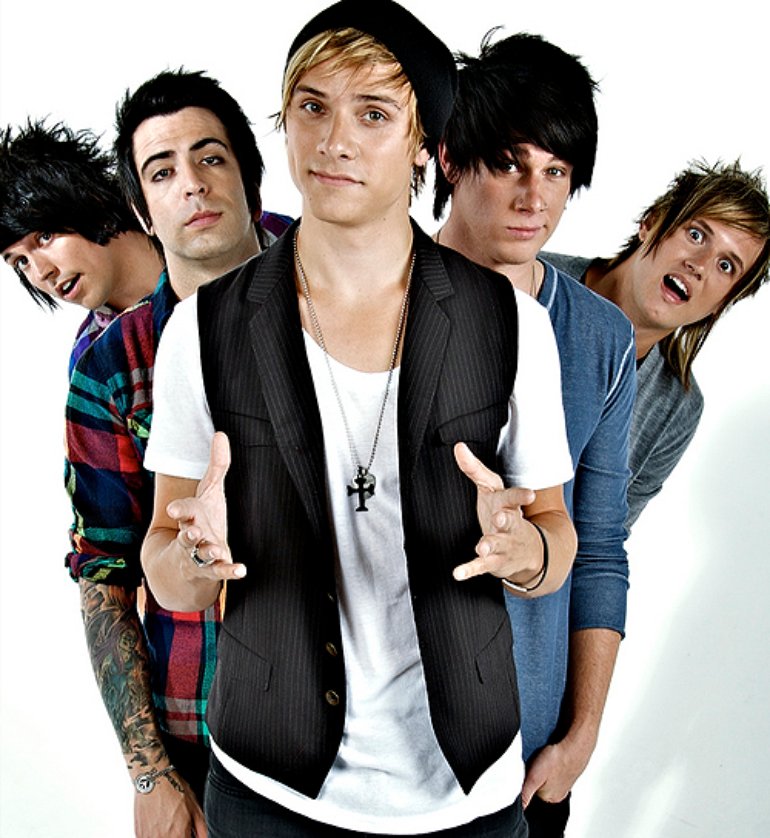 Spitboy группа. It boys группа. костюм в gacha li котов демонов. песня guys don't like me перевод. Guys don t like.