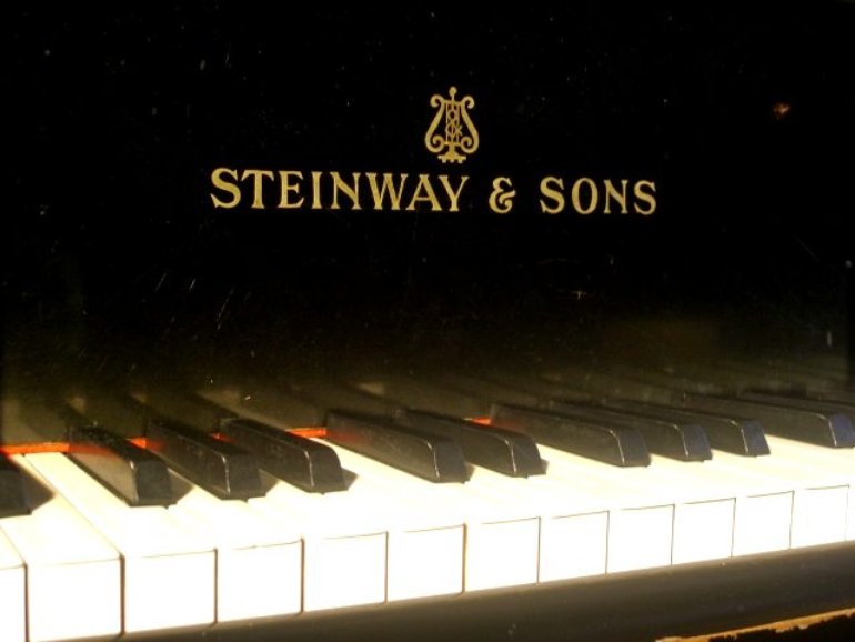 The Joel Zelnik Jazz Trio at "Steinway Hall"