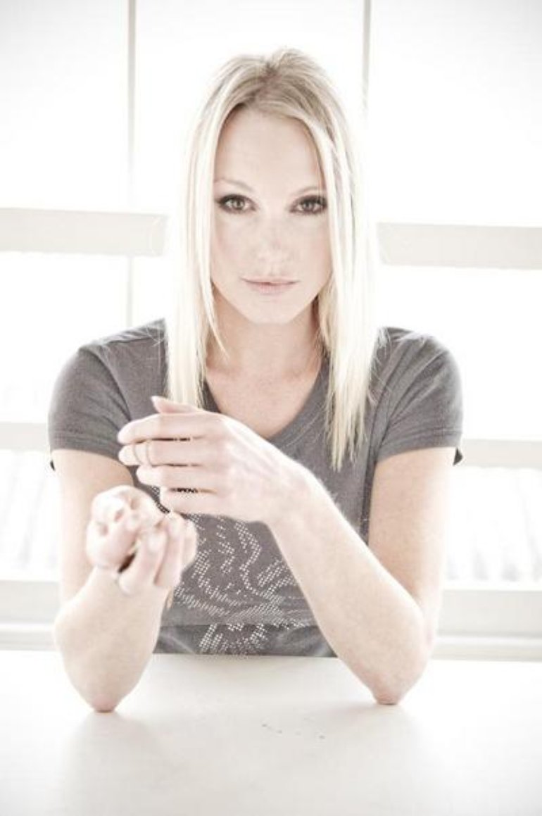 Emma Hewitt Photos 14 Of 50 Last Fm