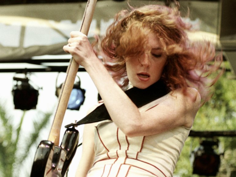 Melissa Auf Der Maur Height