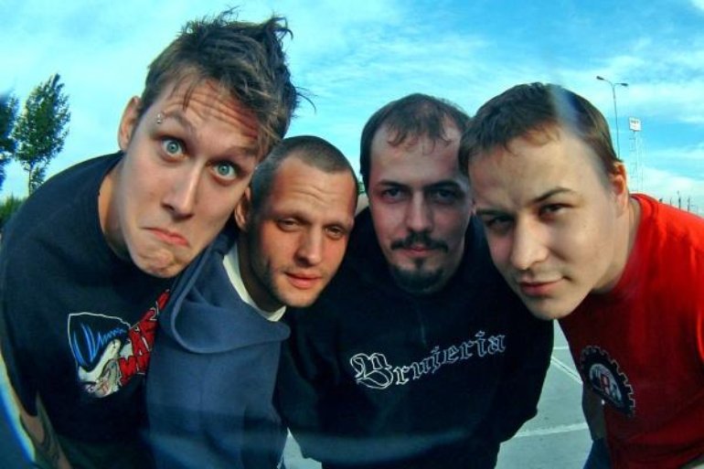 https://lastfm.freetls.fastly.net/i/u/770x0/264236219d384412ad1e5f28750ea3a4.jpg#264236219d384412ad1e5f28750ea3a4