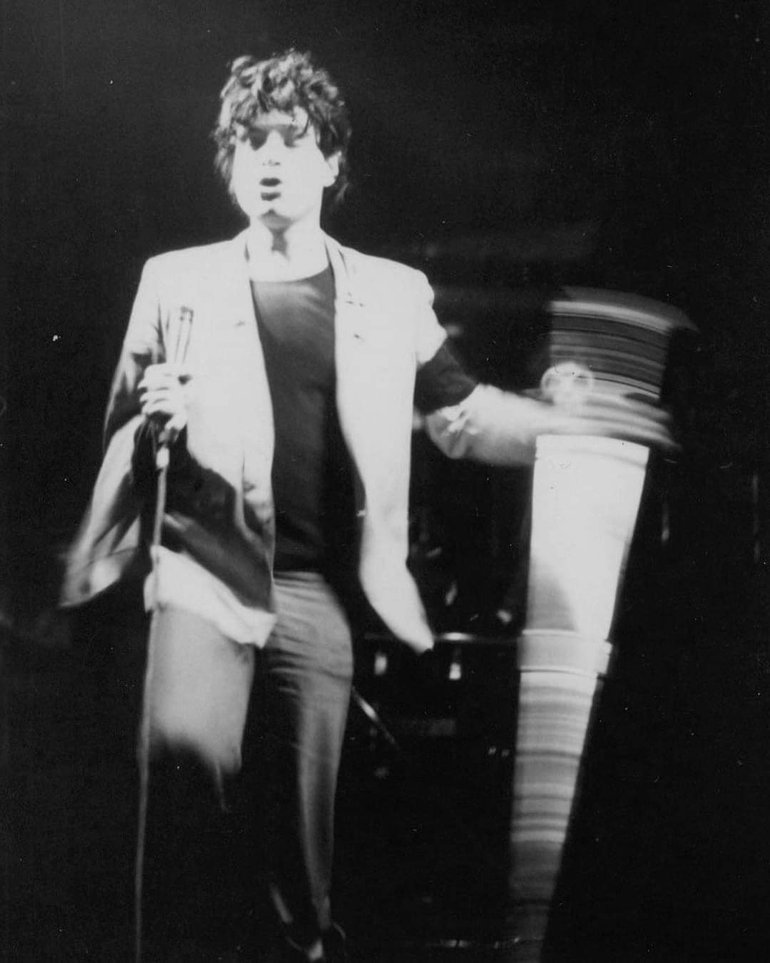 ALAN VEGA