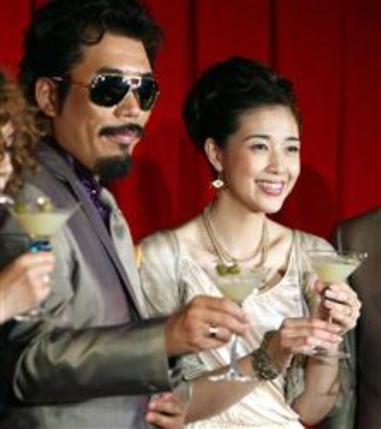 鈴木雅之 菊池桃子 Photos 2 Of 3 Last Fm