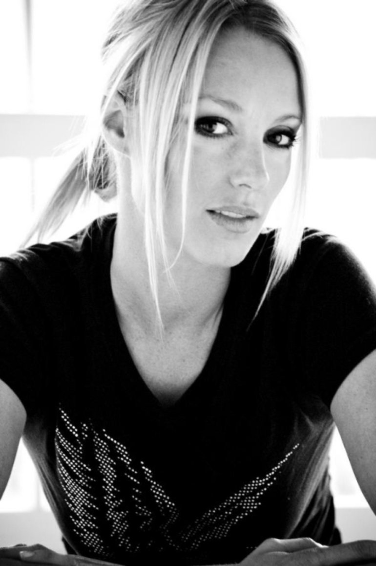 Emma Hewitt Photos 12 Of 50 Last Fm