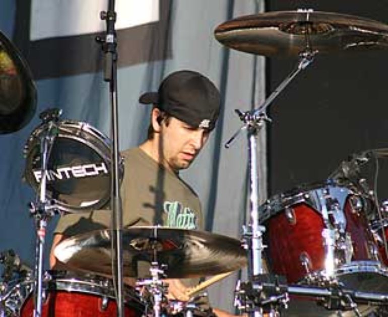 Rob Bourdon Photos (3 of 6) | Last.fm