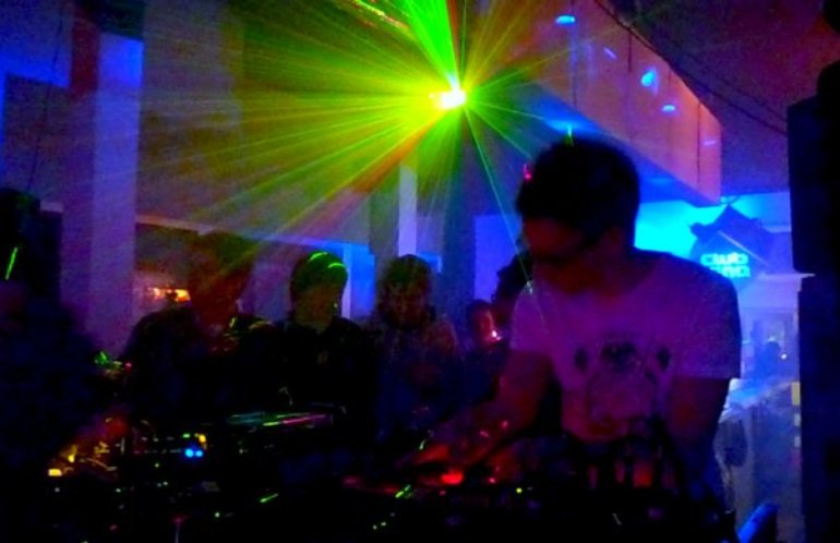 Bootleg Club (NL) 1