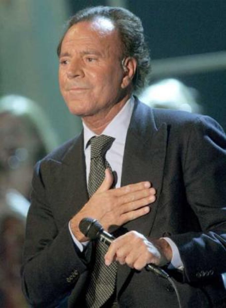 Julio Iglesias Photos (16 of 50) | Last.fm