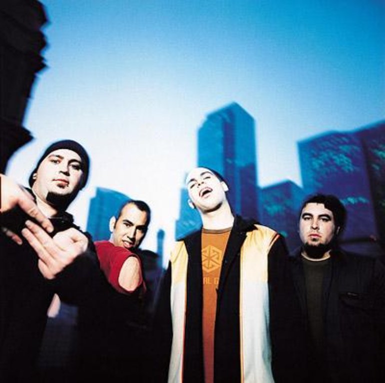 Alien and farm. Группа Alien Ant Farm. Драйден Митчелл. Алекс Баретто Alien Ant Farm. Alien Ant Farm солист.
