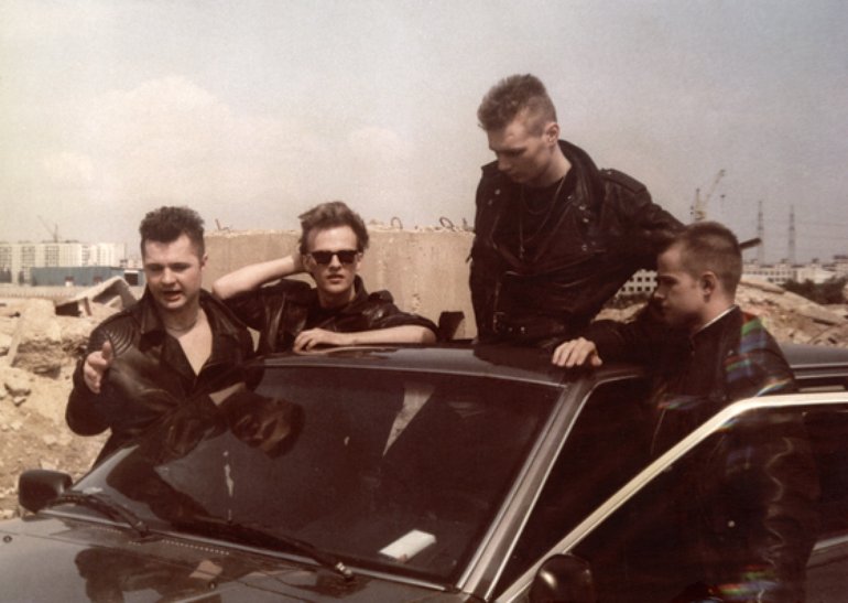 лихие 90-е братки. дмитрий дюжев жмурки. фотосессия в стиле 90-х. чужая фильм 2010 бандиты. минуса 90 х.