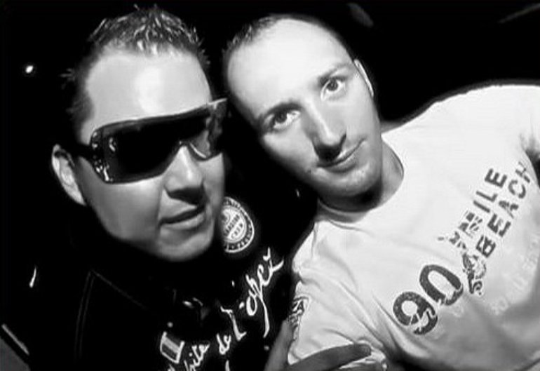 Группа maxx популярные треки. Dj e maxx. Dj e maxx. Диджей maxx зубы. Dj e maxx.