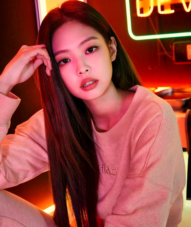 adidas falcon jennie
