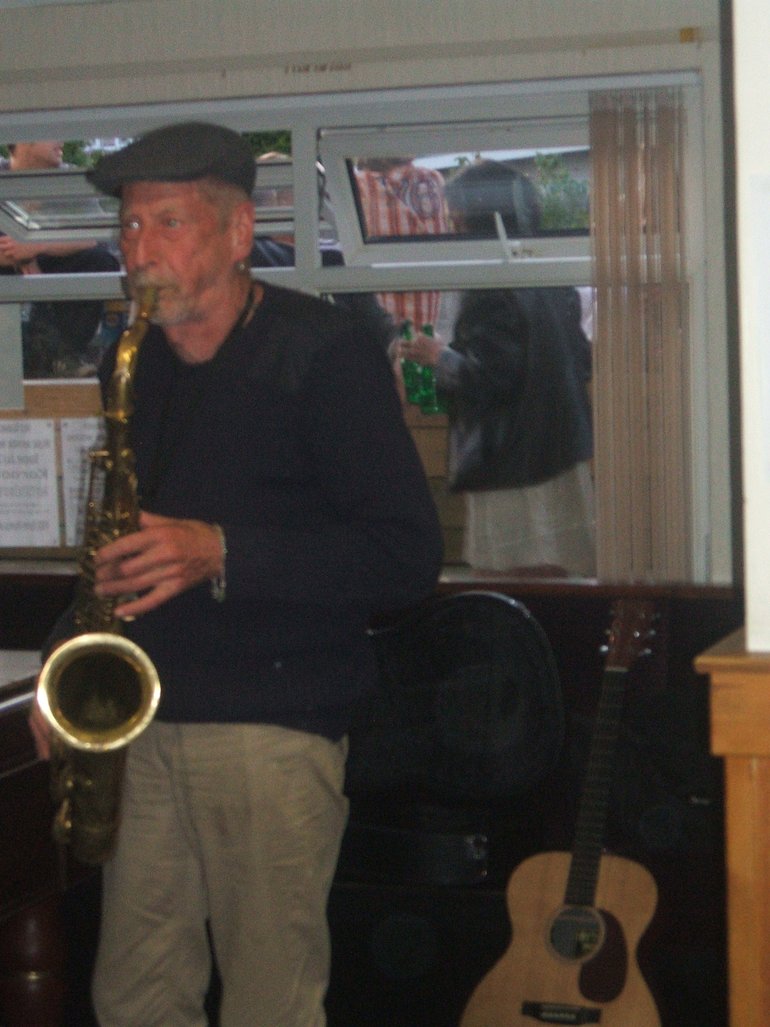 Open Mic night in RAOB Kilgetty 