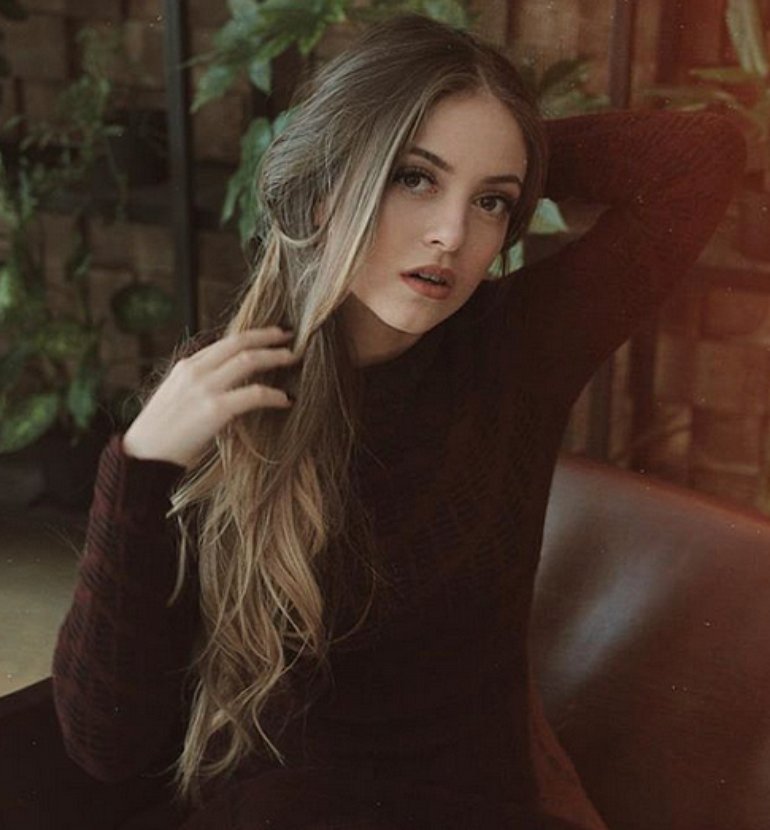 ana mena doll picture