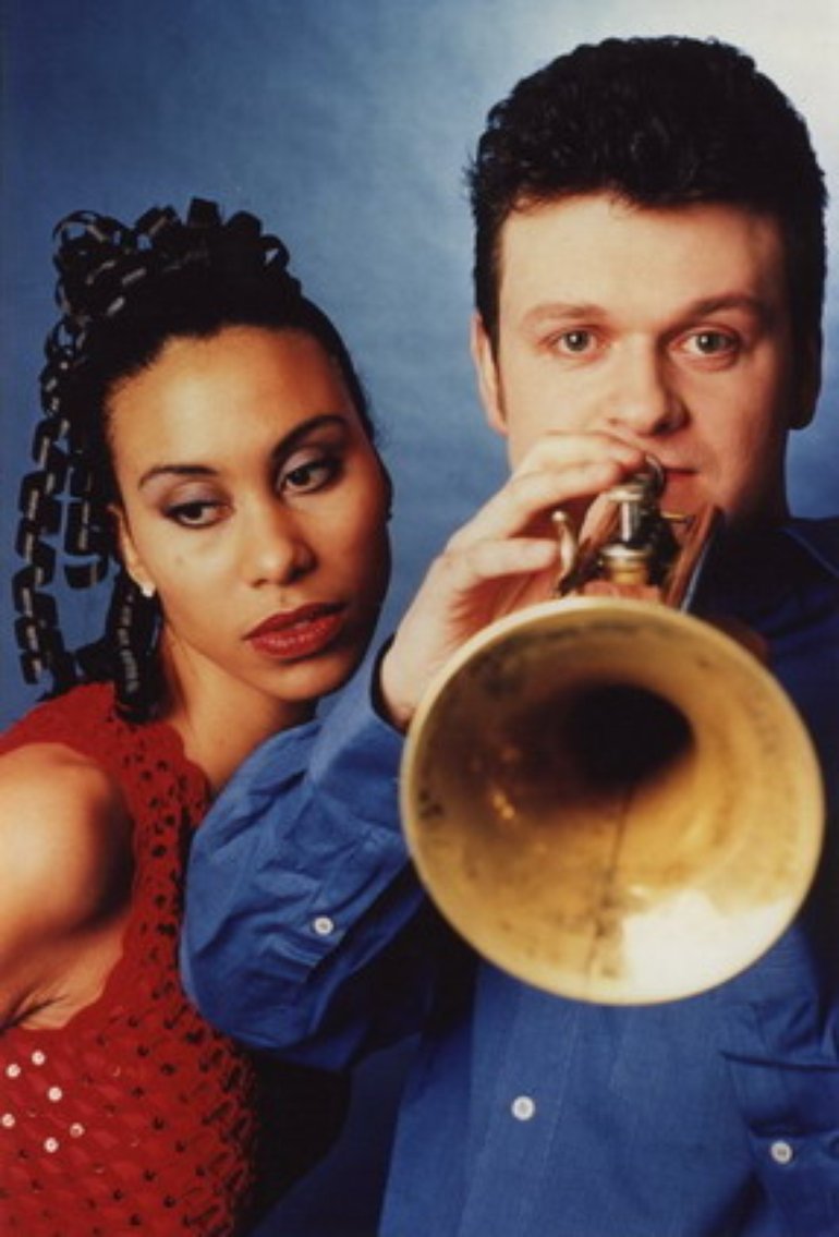 Touch and gone. Touch and gone. Touch and go 1998. Touch and go фото. Ванесса ланкастер touch and go.