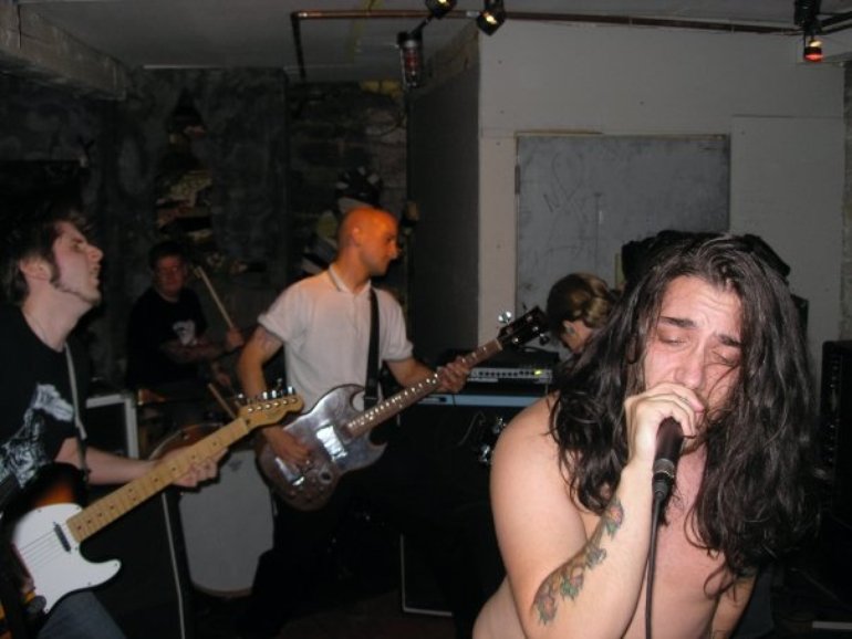 shirtless grillo