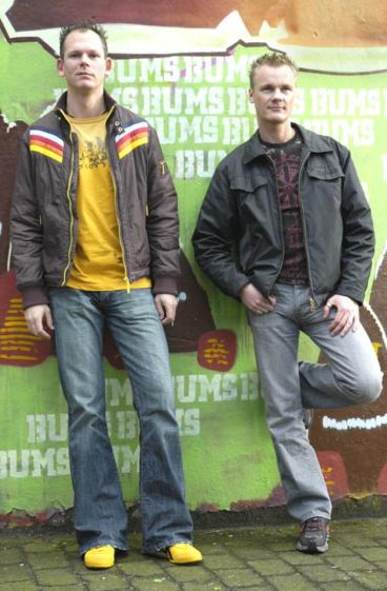 4 Strings Photos 7 Of 13 Last Fm