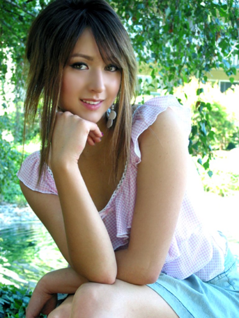 Leah Dizon 写真 115 243 Last Fm