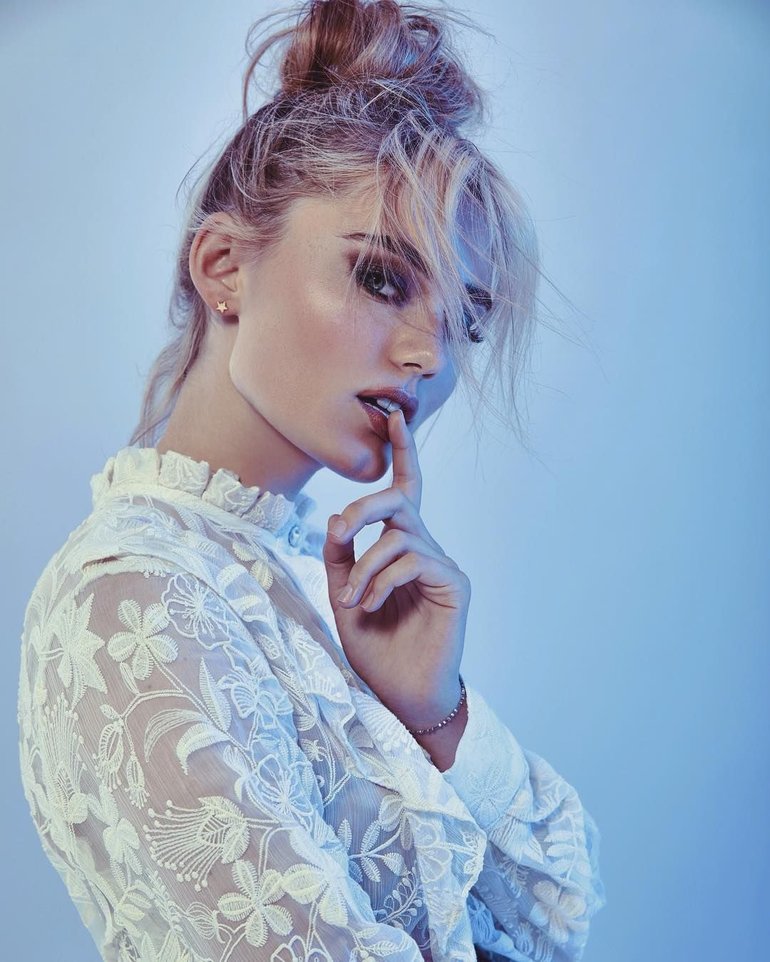 Wer ist mit Meg Donnelly zusammen?