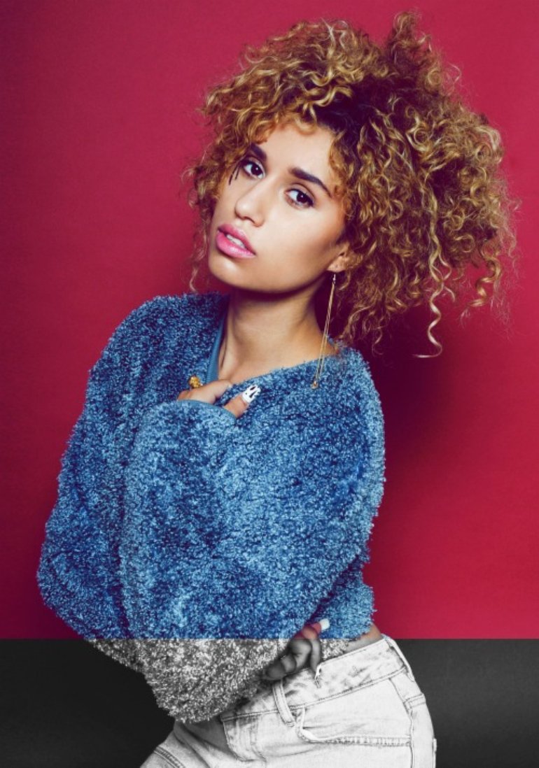 Raye Instagram Model